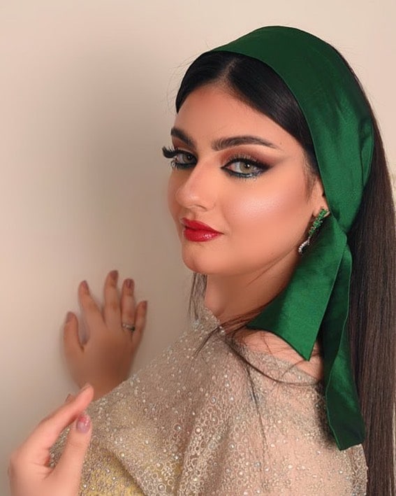 تبحثين عن محل تجميل في الرياض؟ قارني بين خدمات المكياج والتجميل والأسعار والخبرة قبل الحجز، واختاري الأنسب لمناسبتك بثقة.